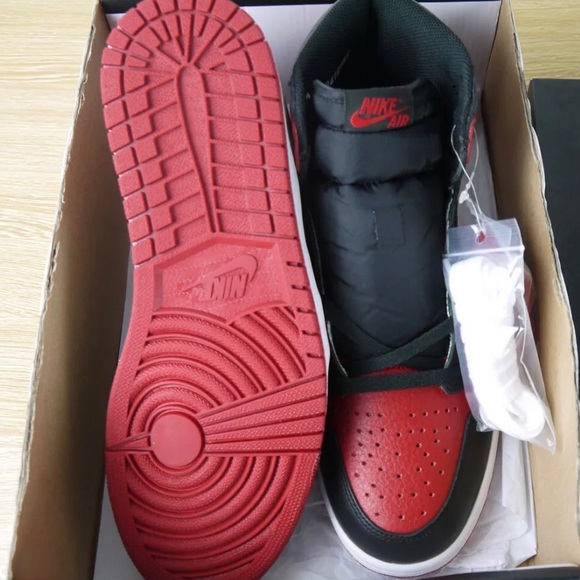 Jordan retro 1s